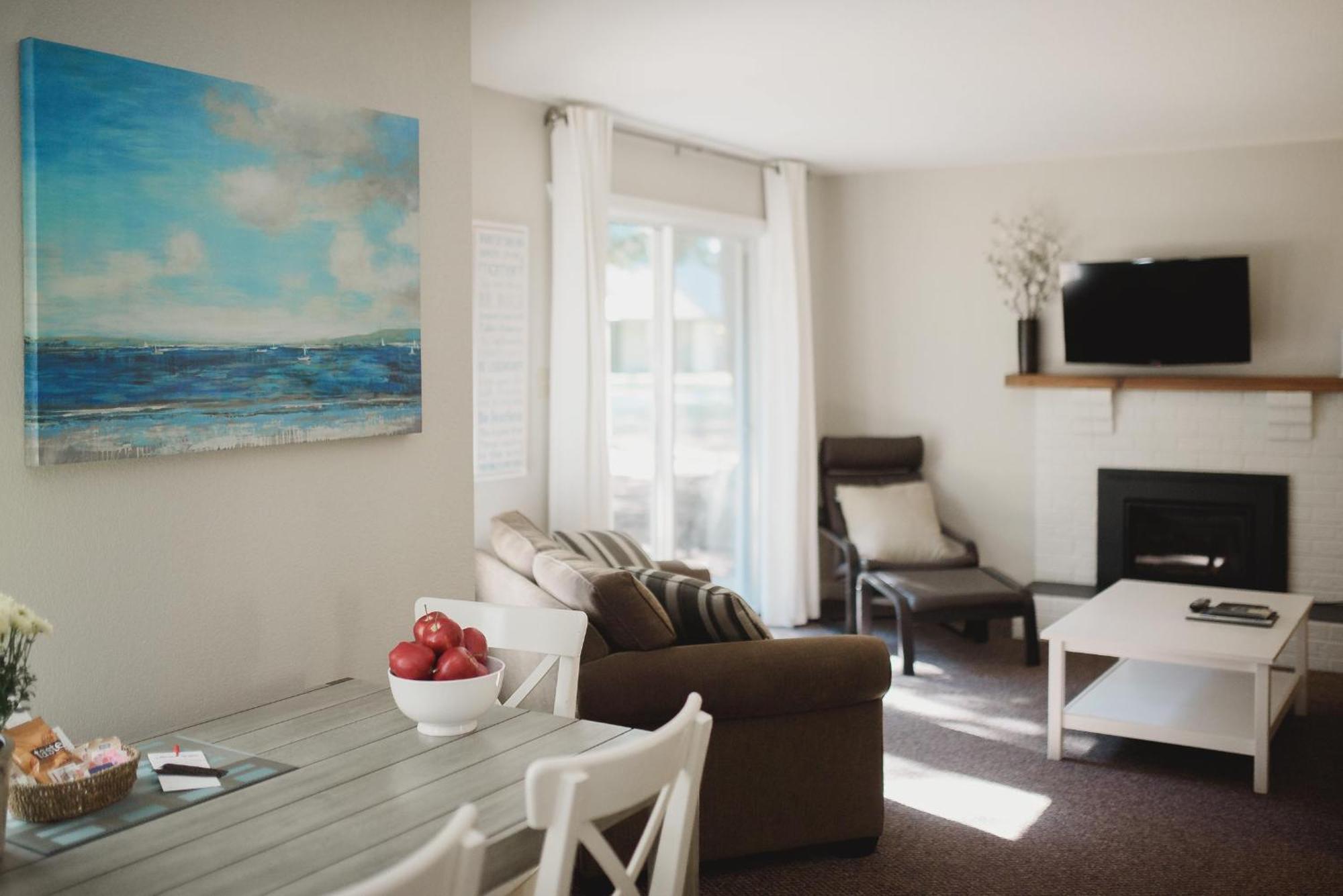 Beach Acres Resort Parksville Room photo