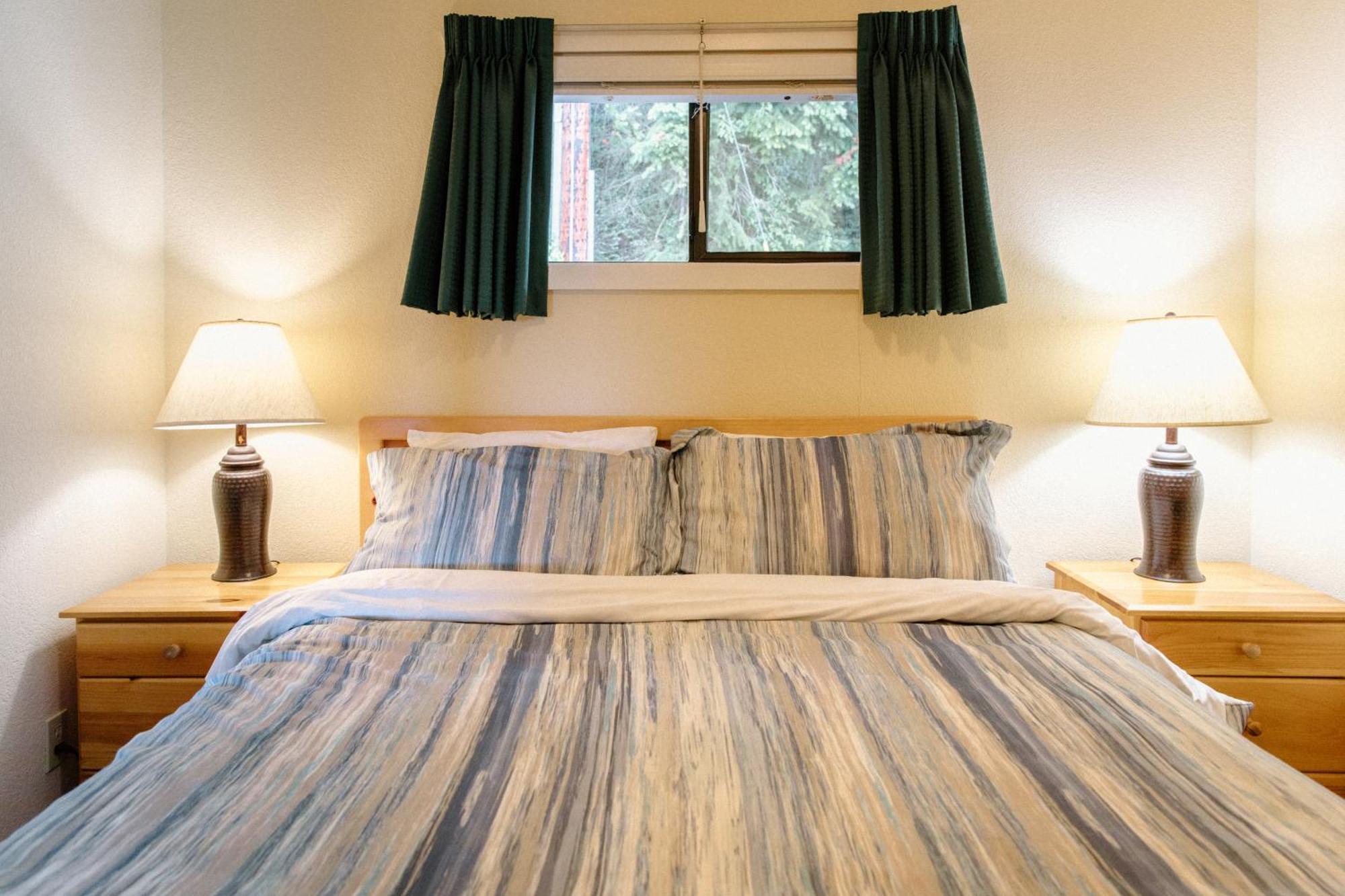 Beach Acres Resort Parksville Room photo